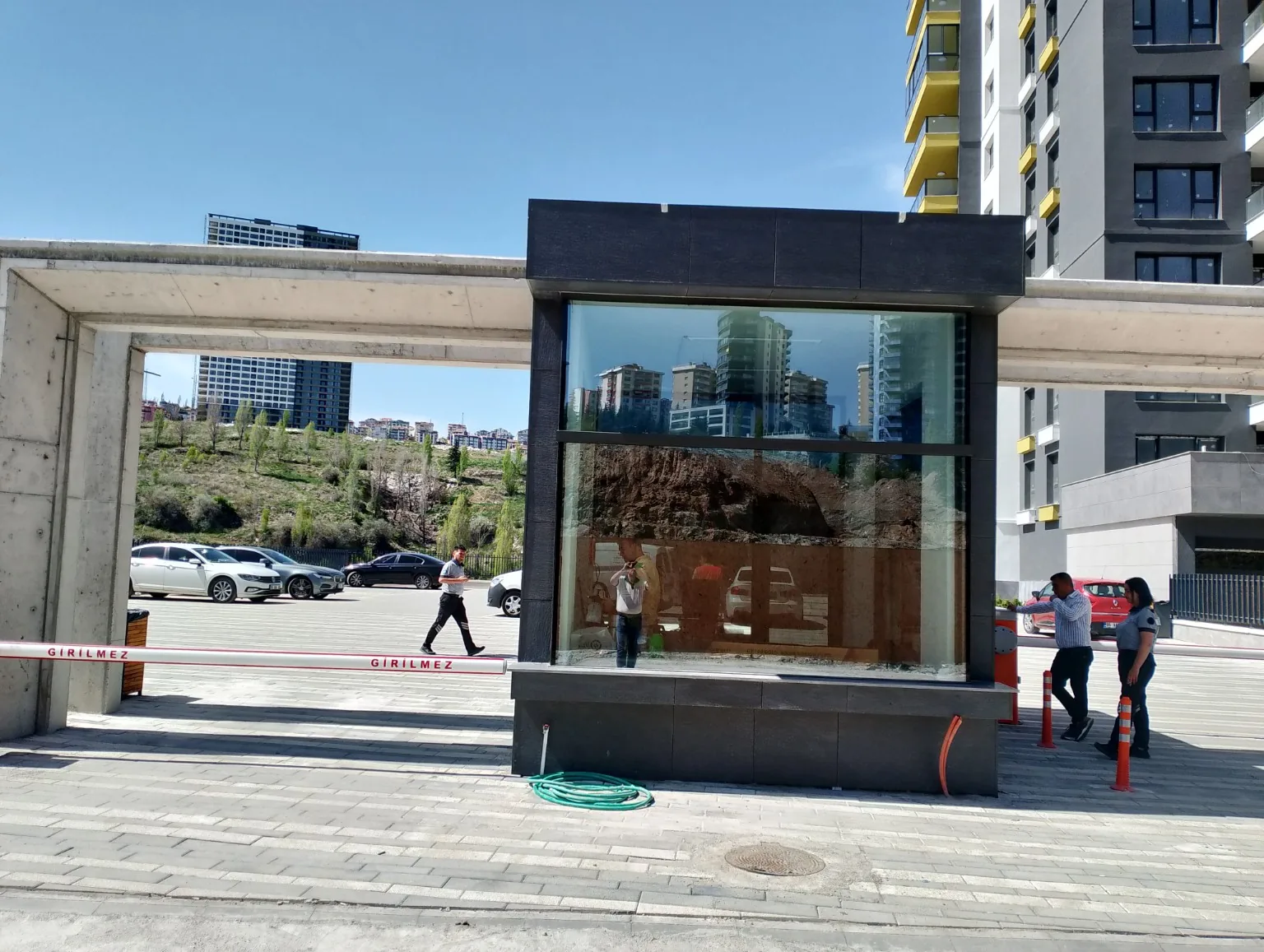 Göksu Park Evleri güvenlik kulübesi cam filmi uygulaması