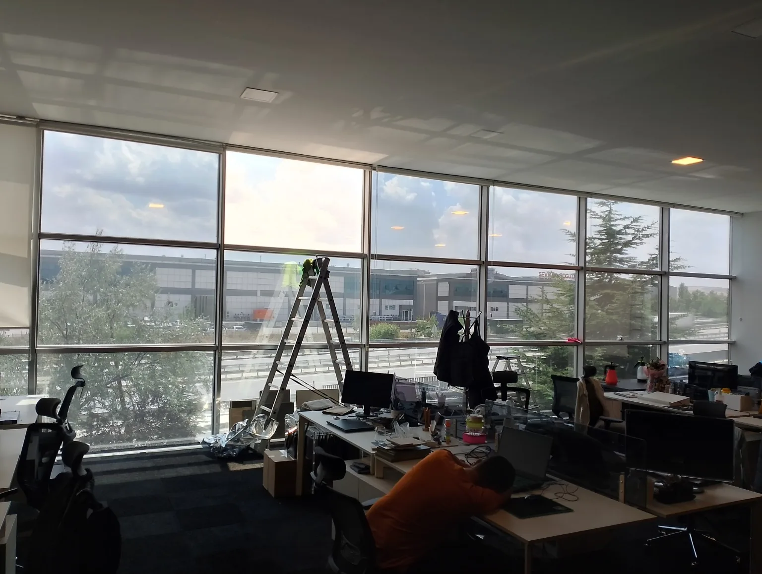Lazzoni Fabrika cam filmi uygulaması