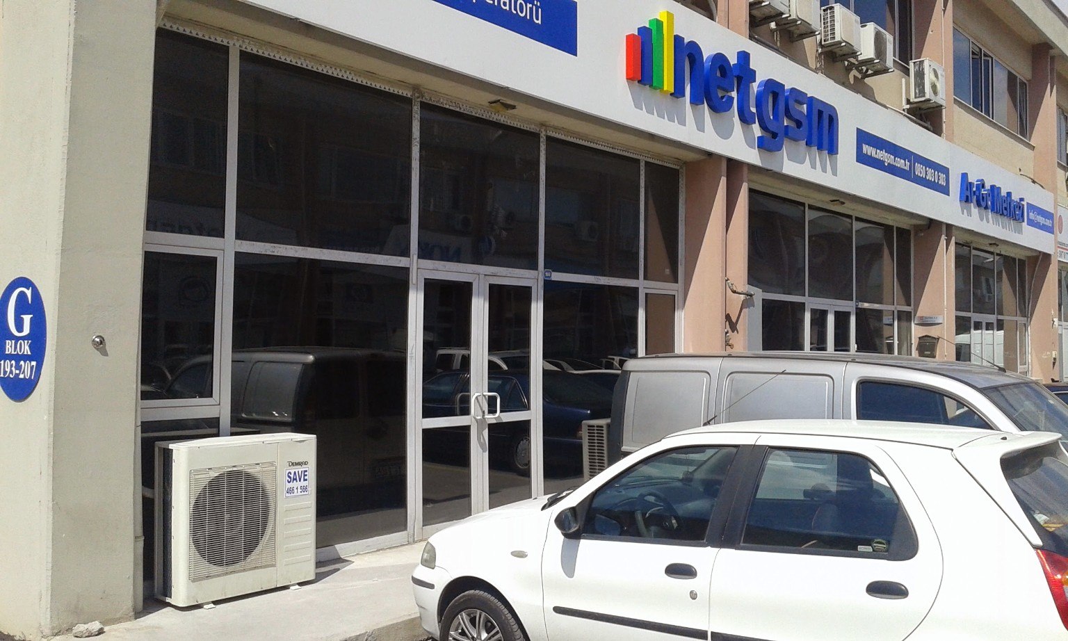 Net GSM siyah cam filmi uygulaması fotoğrafı 2