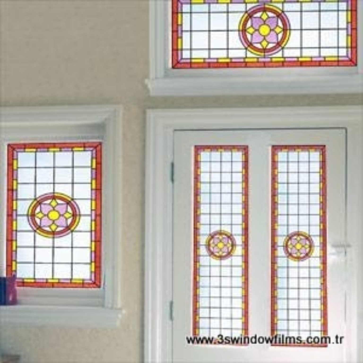 Geometrik desenli vitray cam filmi